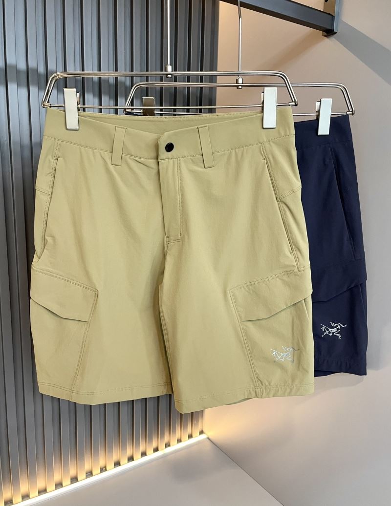 Canada Goose Short Pants